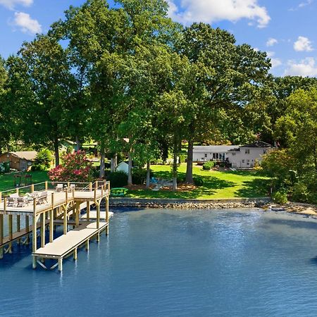 Lakefront Living Муурсвил Екстериор снимка