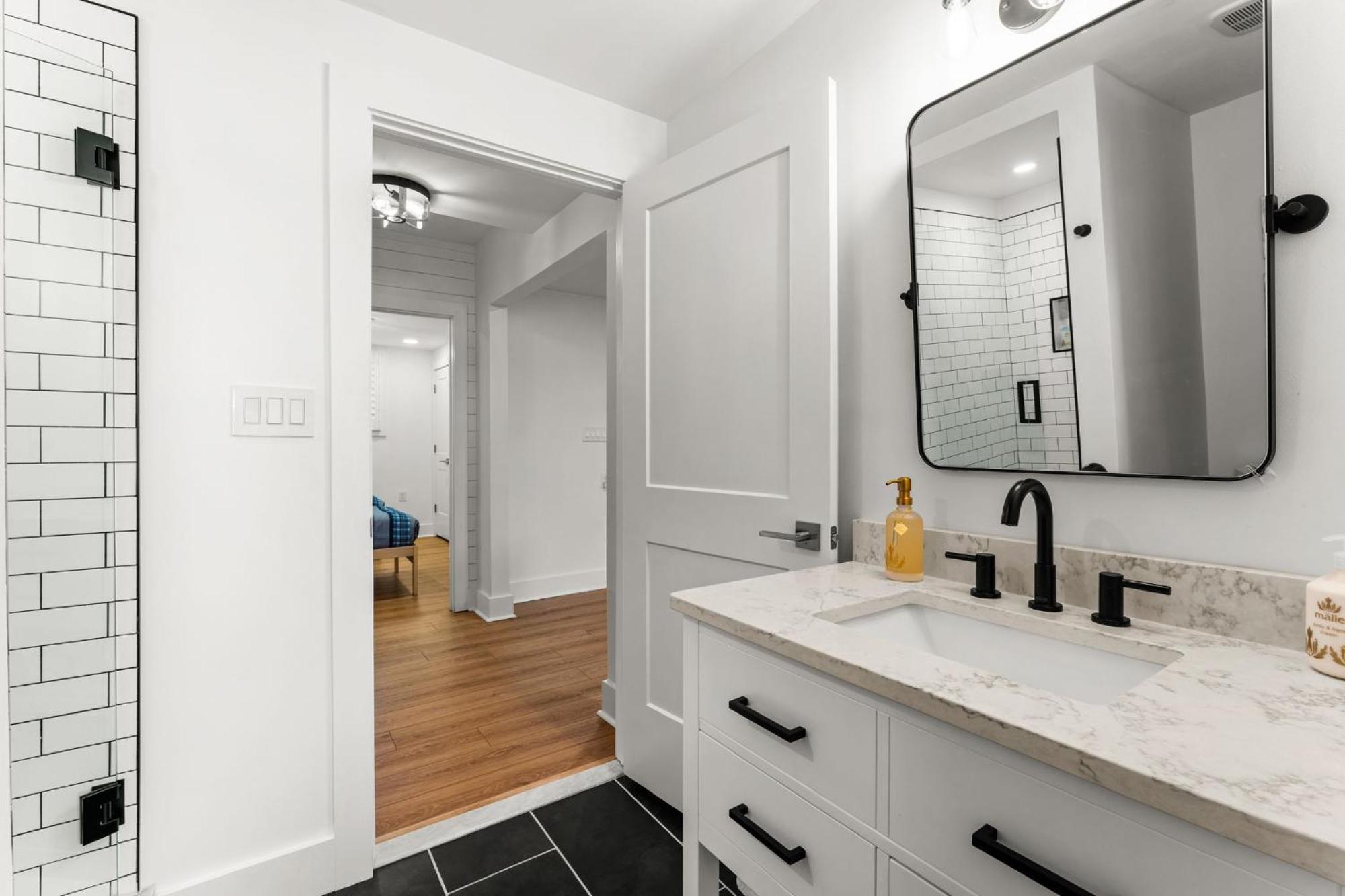 Lakefront Living Муурсвил Екстериор снимка