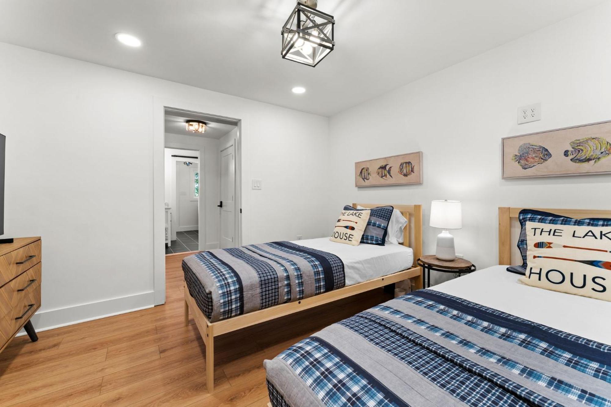 Lakefront Living Муурсвил Екстериор снимка