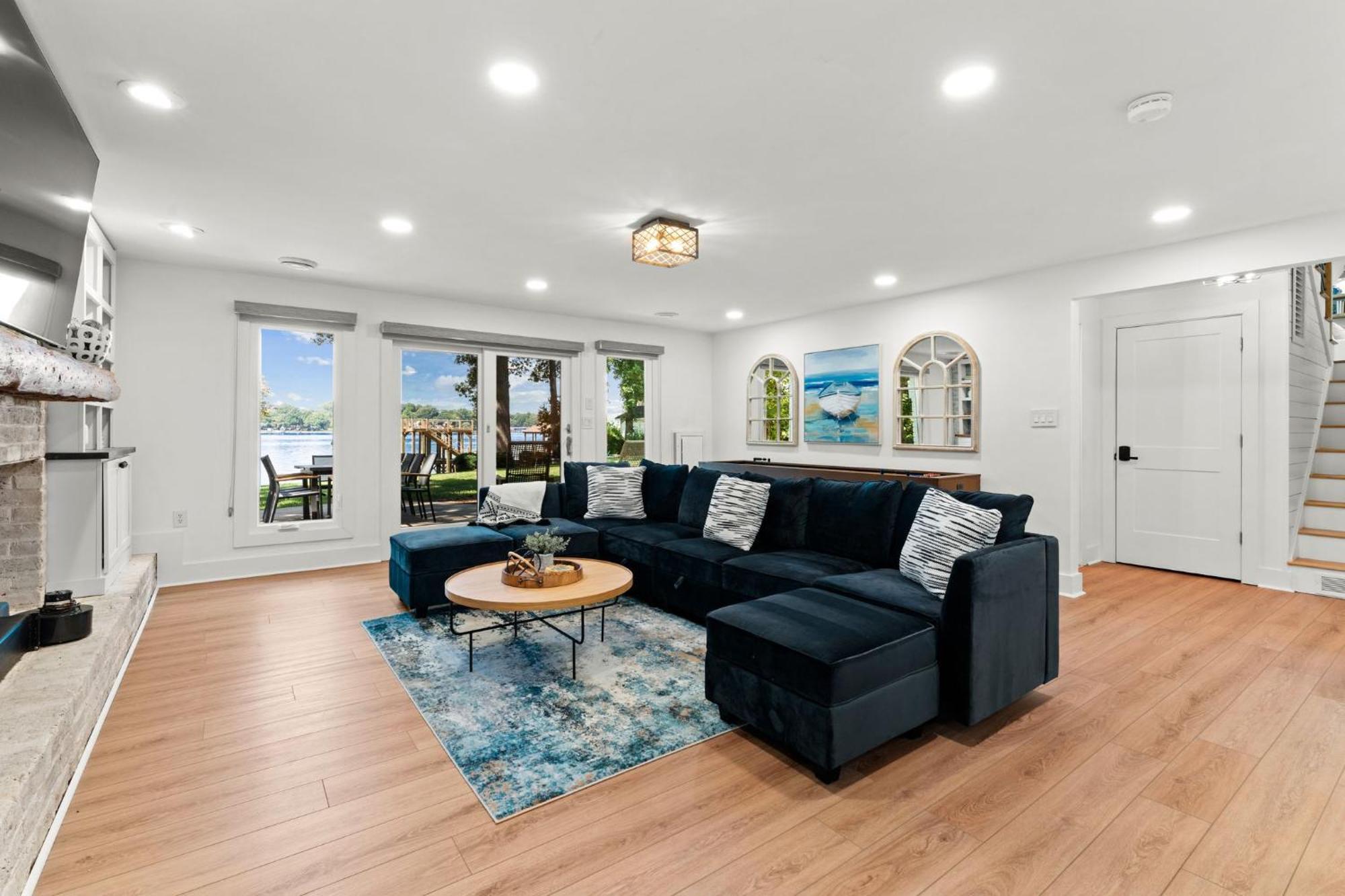 Lakefront Living Муурсвил Екстериор снимка