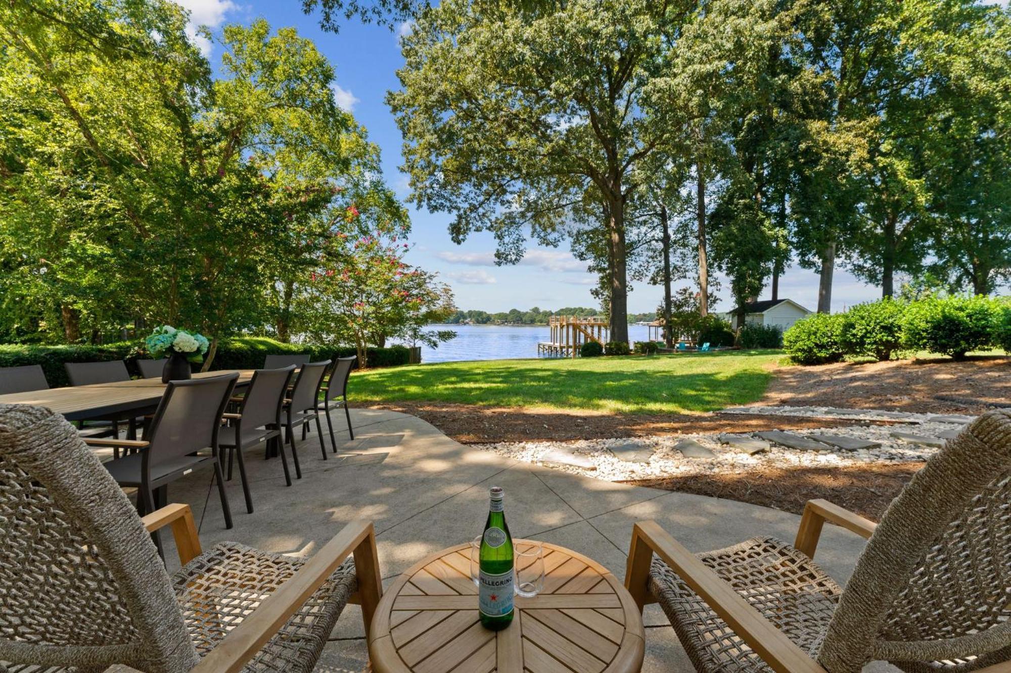 Lakefront Living Муурсвил Екстериор снимка