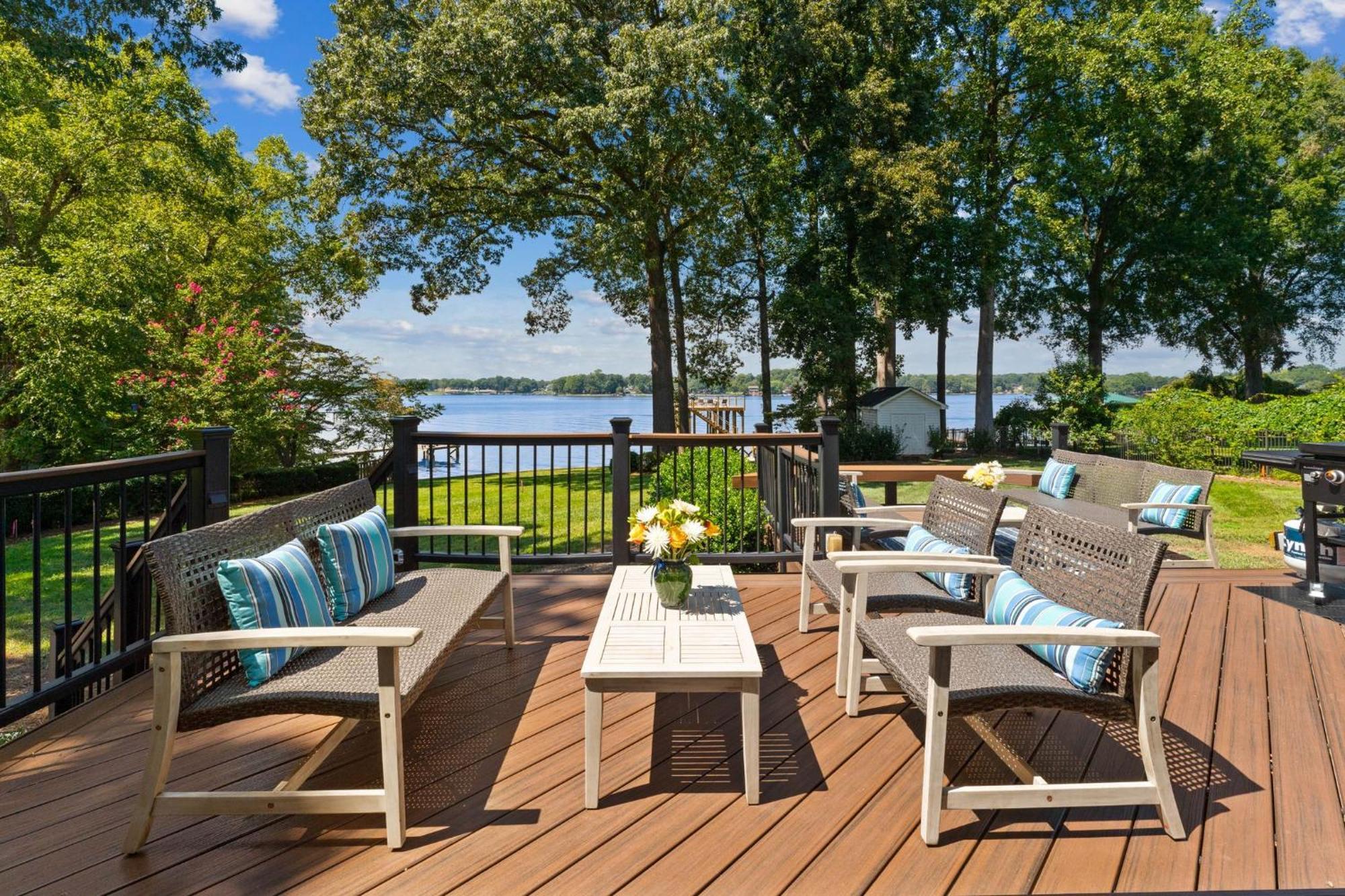 Lakefront Living Муурсвил Екстериор снимка