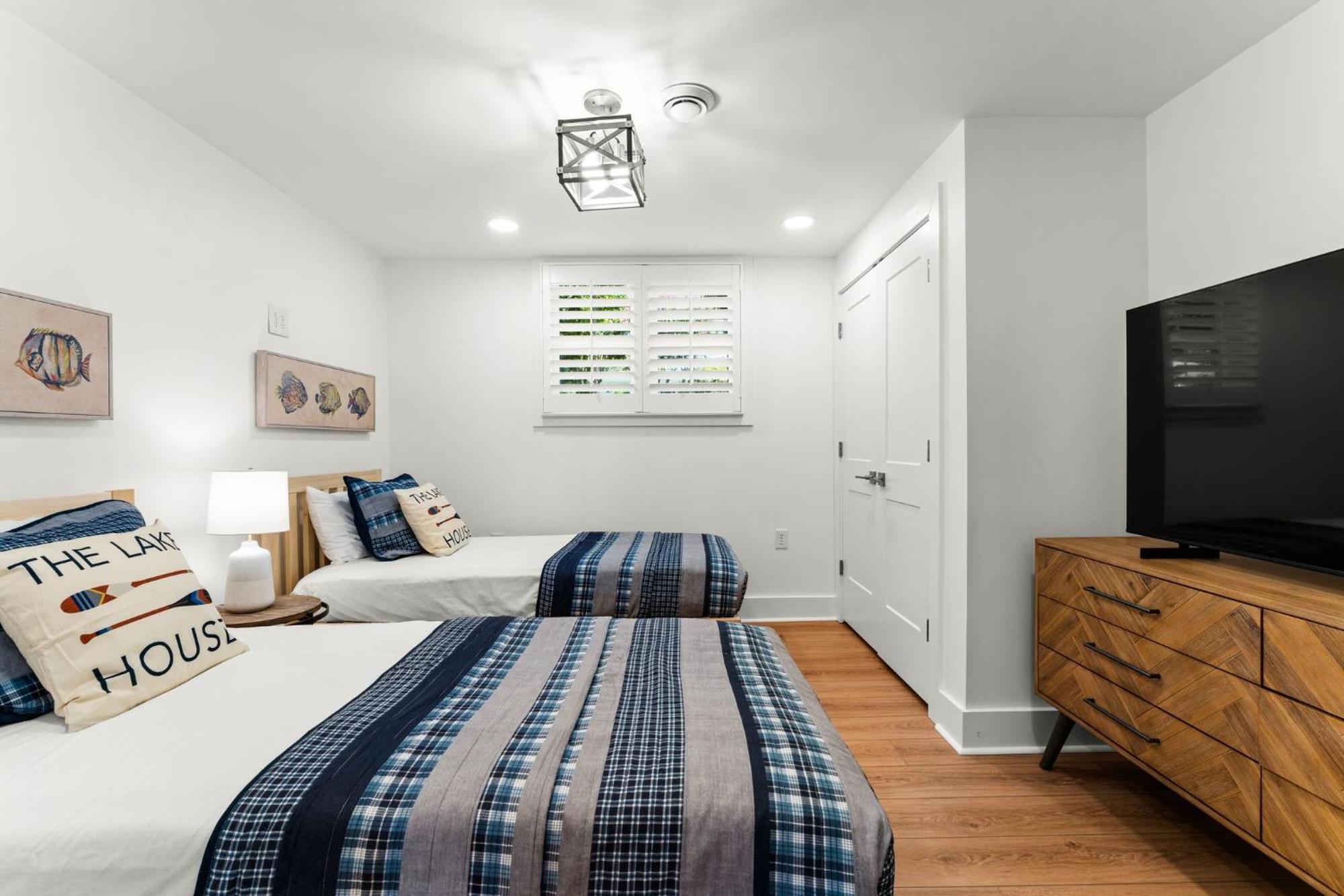 Lakefront Living Муурсвил Екстериор снимка