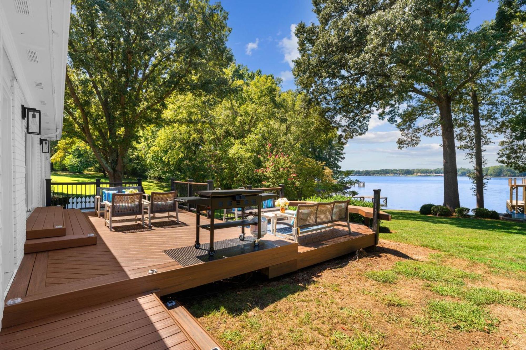 Lakefront Living Муурсвил Екстериор снимка