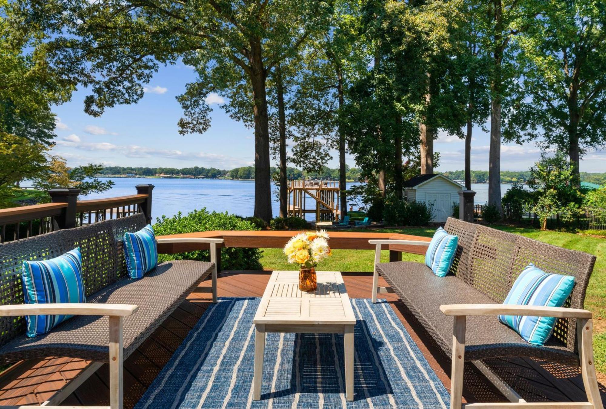 Lakefront Living Муурсвил Екстериор снимка